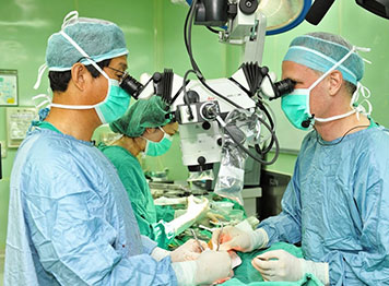 Live Surgery: David Chang, MD